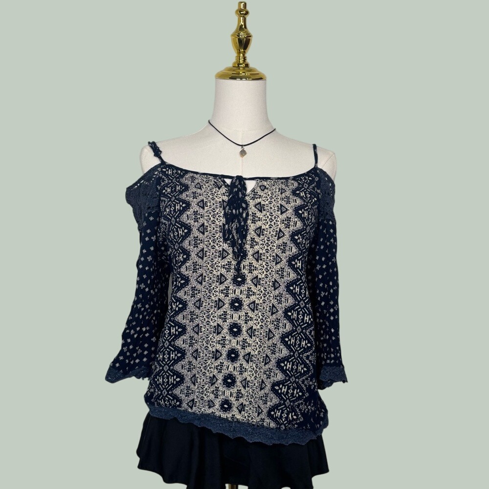 angie peekaboo bare‎ shoulders hippy beach boho top crochet lace white n blue